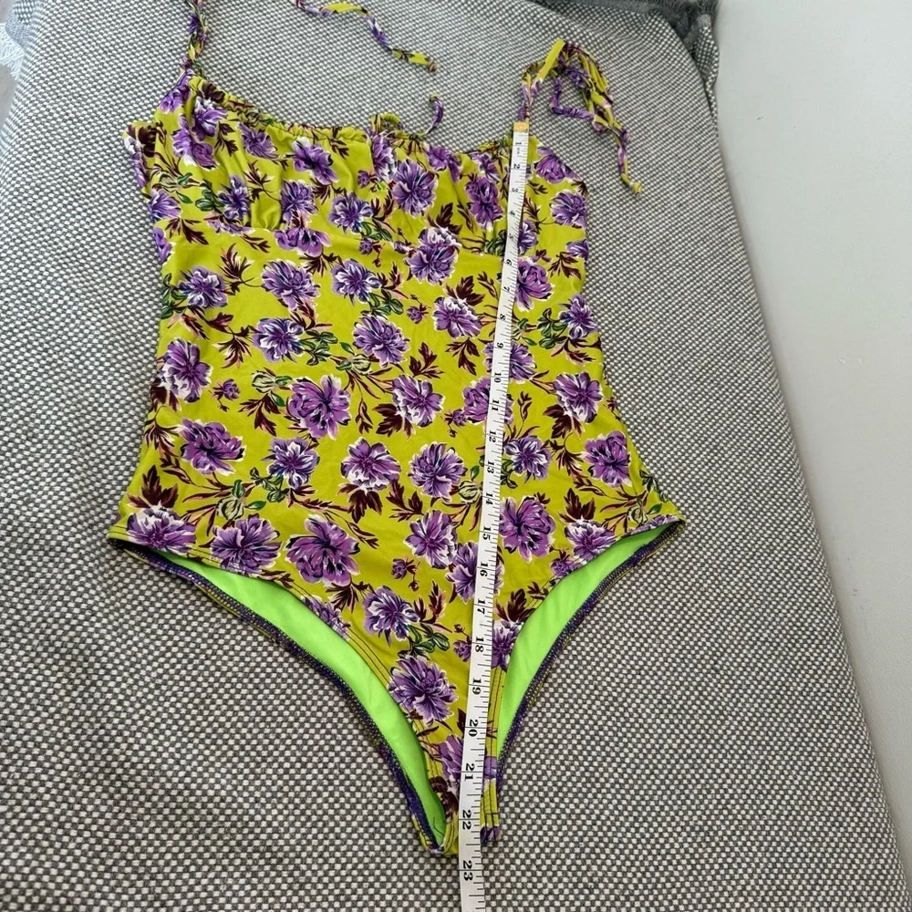 BEACH RIOT betsy one piece in lime punch gardenias size M